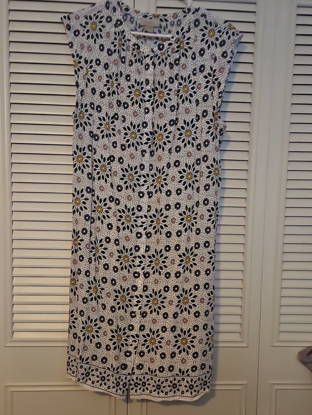 Womens LOFT Sleevless White Flower Dress Size XL